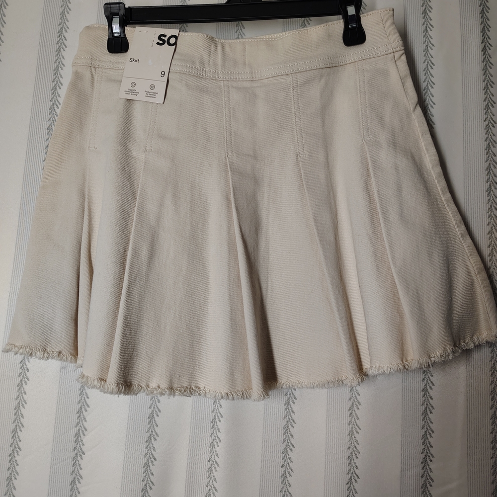 NWT- SO Cream Pleated Skater Skirt With Distressed Hem Size 9